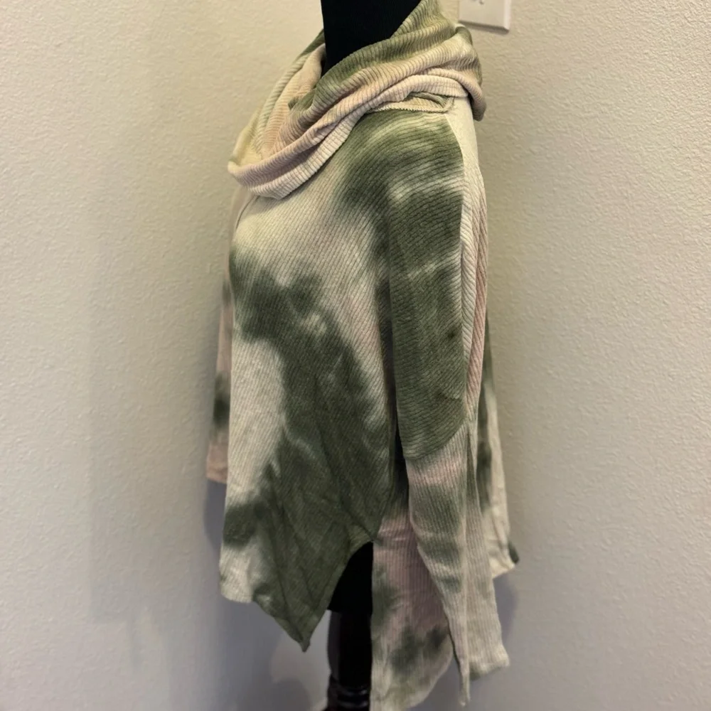2 FOR $20 StatusChenault Oversized Cowl Neck Sweater Hi-Low Tie Dye Green XS NEW - Picture 4 of 11
